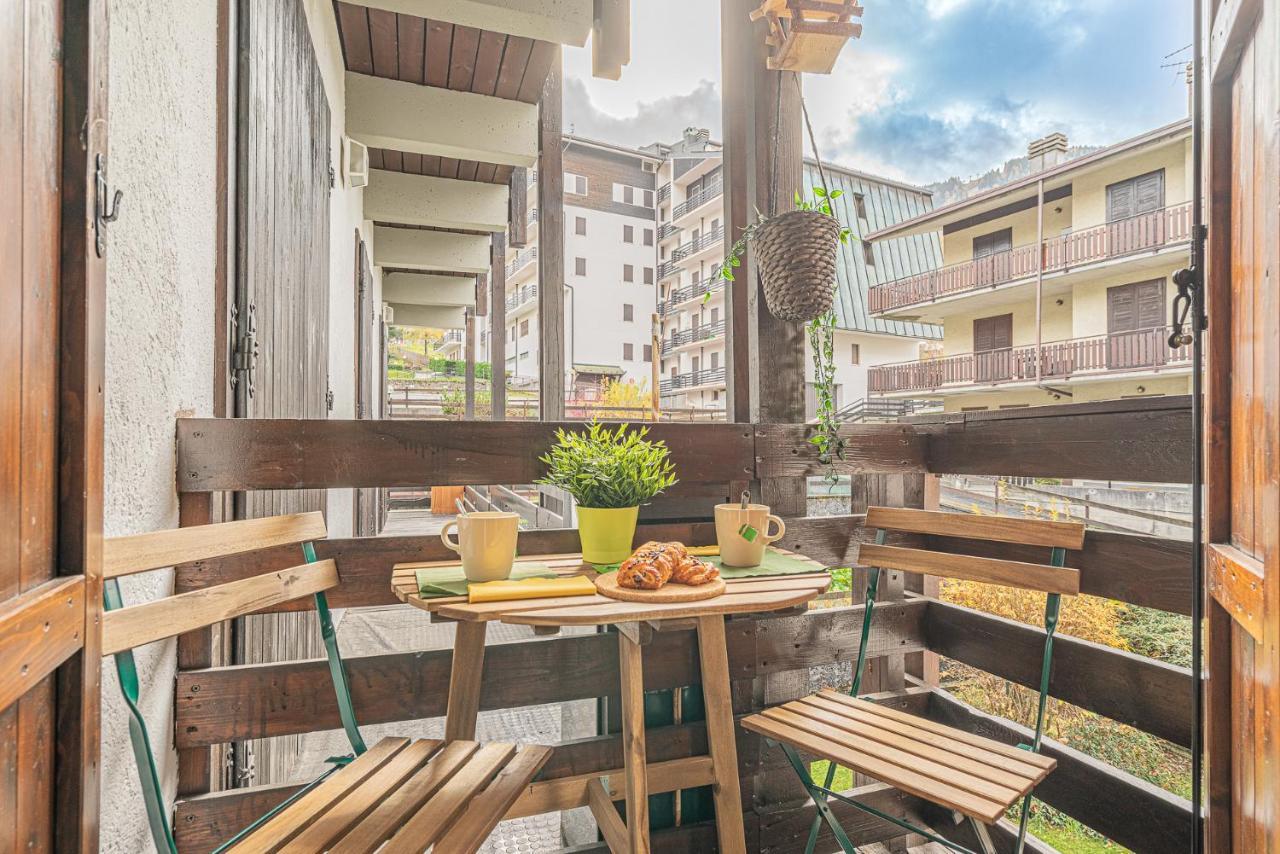 Casa Sole- Loft Moderno In Montagna Apartment Aprica Luaran gambar